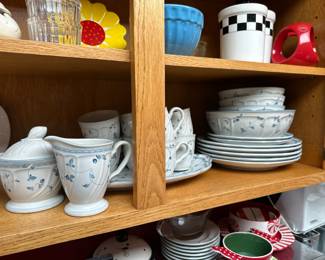 Noritake Stoneware "Strawberry Delight" Dinnerware Set