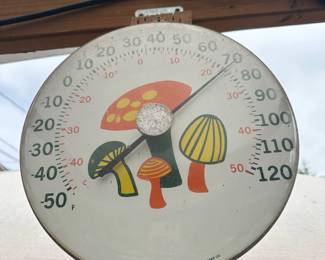 Ohio Thermometer Co. Jumbo Dial with Mushroom Design