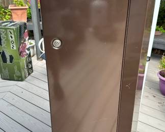 Homak No. 3000 Home Security Cabinet