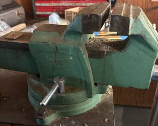 Bench Vise