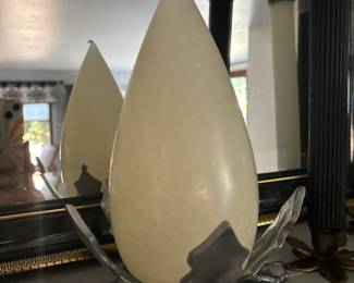 Silver Tone Leaf Design Candle Holder, Tear Drop Shaped Cream Candle