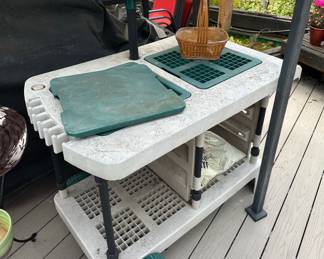 Suncast Garden Cart