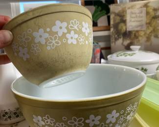 Pair of PYREX "Crazy Daisy" Mixing Bowls