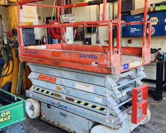 Skyjack SJIII 4632 30' Scissor Lift