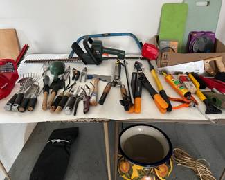 GARDENING AND HAND TOOLS
