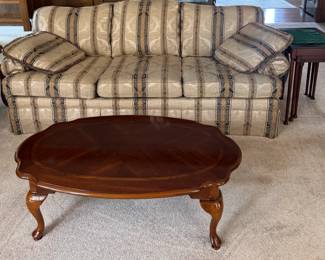 SOFA AND COFFEE TABLE IN EXCELLENT CONDITION