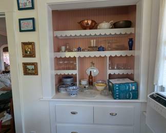 Glassware, bowls, pictures.