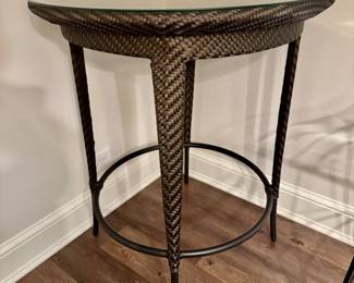 Woodbridge Ventana indoor/outdoor pub table 42"h x 36" diameter