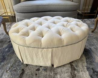 Tufted oval ottoman 16"h x 41"w x 19"d