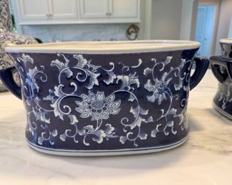 Blue & white foot bath 8.5"h x 19" hand to handle x 13"d