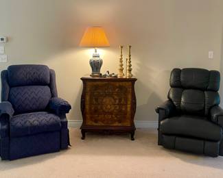LA-Z-BOY RECLINERS, BOMBAY STYLE CHEST OF DRAWERS, BRASS CANDLESTICKS, BLUE/WHITE LAMP, CARVED DUCKS