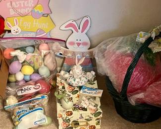 EASTER DECOR