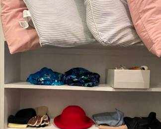 PILLOWS, HATS, GLOVES