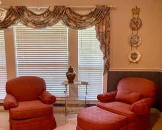 DREXEL HERITAGE OCCASIONAL CHAIRS, ACCENT TABLE