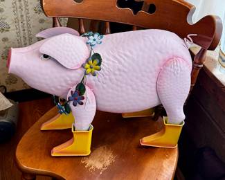 The most adorable metal pig ever! 