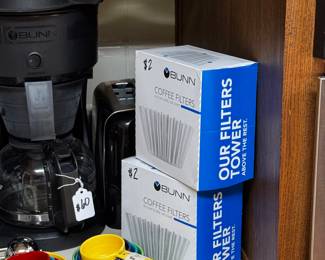 Bunn coffee maker and filters 