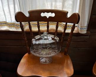 Glass cake stand 
