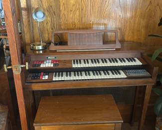 Thomas Organ 