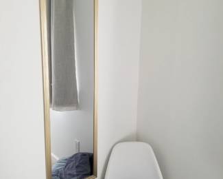 Wall mirror