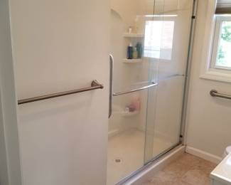 Glass shower doors