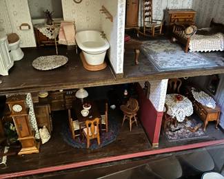 VERY NICE DOLL HOUSE WITH FURNITURE