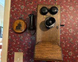 ANTIQUE PHONE