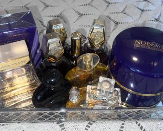 Assorted Elizabeth Arden Perfumes, powders and lotions 