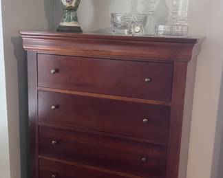 Tallboy dresser. Matches dresser