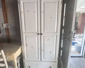 Vintage cupboard/wardrobe. Great project piece