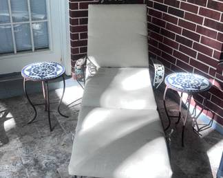 Wrought Iron Lounge chair w/cusion