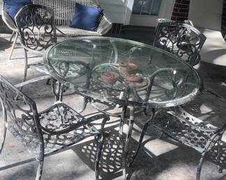 Outdoor Aluminum dining table with 4 chairs
