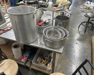 LOT OF STAINLESS STEEL COOKWARE