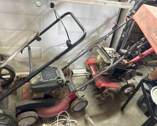 2 PUSH MOWERS