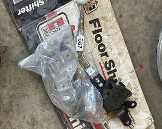 FLOOR SHIFTER