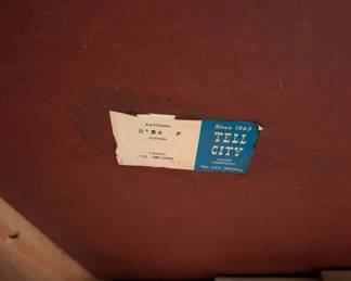 D1 - $150. Tell City Chair Co. Tell City Indiana. Drop Leaf Dining Table and Chairs. Measures 40.75" wide x 29.30 long (without leaves) Each side leaf measures 19.5" long and middle leaf measures 8.5" long. 6 Chairs.