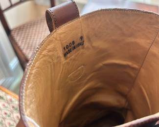 B21 - $50. Billy Reid Leather Boots. Mens size 9. Hand Made in Italy.