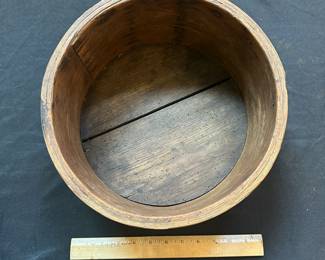 L21 - $225. Pantry Box / No lid. Signed on the side "1909" "E.D. COGD". Measures 12" wide x 6" tall.