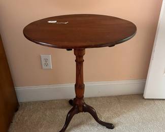 B2 - $75. Tilt Top Vintage/ Antique Wooden Table. Measures 22" round x 28.5" tall. Sturdy and in very good condition!