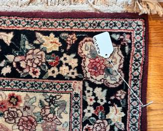 F43- $100. Wool Runner. Measures 114" long x 31.25" wide.