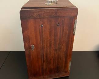 F58- $60. Antique Wood Spencer Lens Co. Buffalo NY Microscope Box W/key. Doesn't close all the way.
