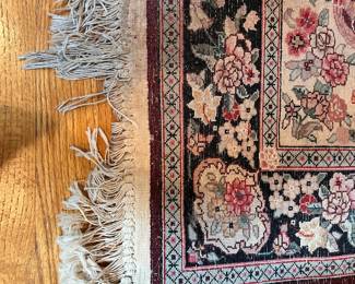 F43- $100. Wool Runner. Measures 114" long x 31.25" wide.