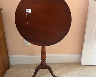 B2 - $75. Tilt Top Vintage/ Antique Wooden Table. Measures 22" round x 28.5" tall. Sturdy and in very good condition!