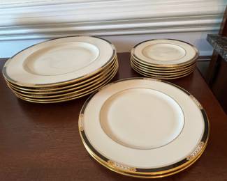 D34- $250. Lenox Hancock Presidential Collection 30 pc. Set - includes 6 large plates (10.5"), 1 soup bowl (9"), 1 bowl (6"), 2 medium plates (8.25"), 6 small plates (6.5"), 6 saucers (5.75"), 6 teacups, 2 coffee mugs.