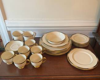 D34- $250. Lenox Hancock Presidential Collection 30 pc. Set - includes 6 large plates (10.5"), 1 soup bowl (9"), 1 bowl (6"), 2 medium plates (8.25"), 6 small plates (6.5"), 6 saucers (5.75"), 6 teacups, 2 coffee mugs.