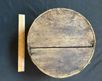 L21 - $225. Pantry Box / No lid. Signed on the side "1909" "E.D. COGD". Measures 12" wide x 6" tall.