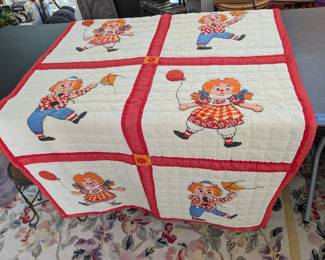 S10 - $35. Wall-hanging Raggedy Ann & Andy Quilt. Measures 40" x 55".