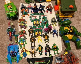 Teenage Mutant Ninja Turtles toy lot!!
Vintage/Original