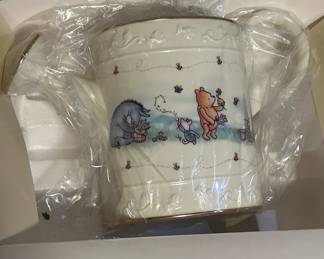 Lenox Pooh watering can (porcelain)
Collectible