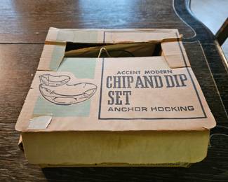 Anchor hocking chip n dip set with box