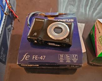 Olympus fe-47 digital camera